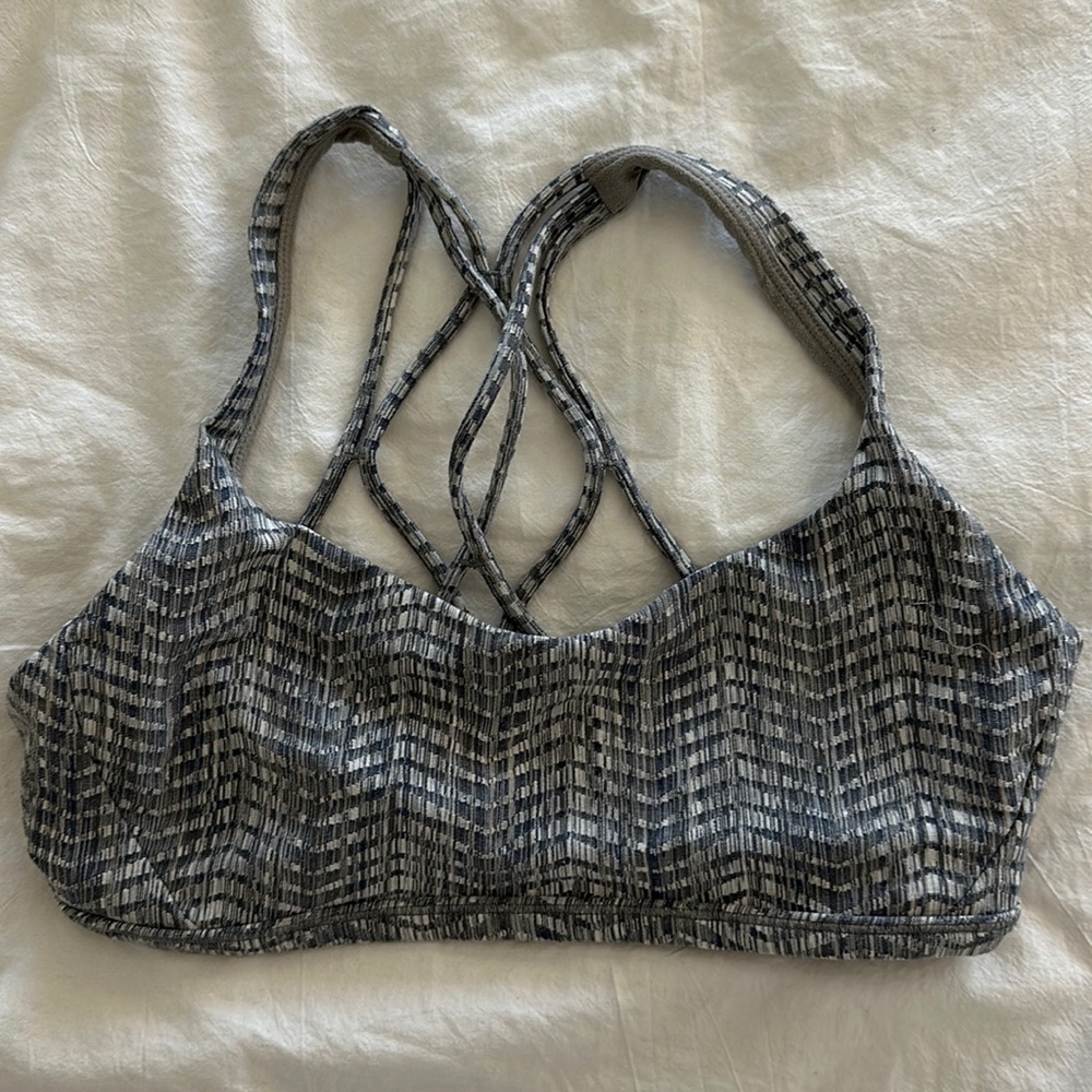Lululemon free to be zen heathered gray light impact sports bra size 6